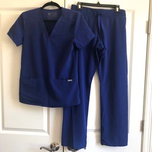 Figs scrub set. Dark royal blue.